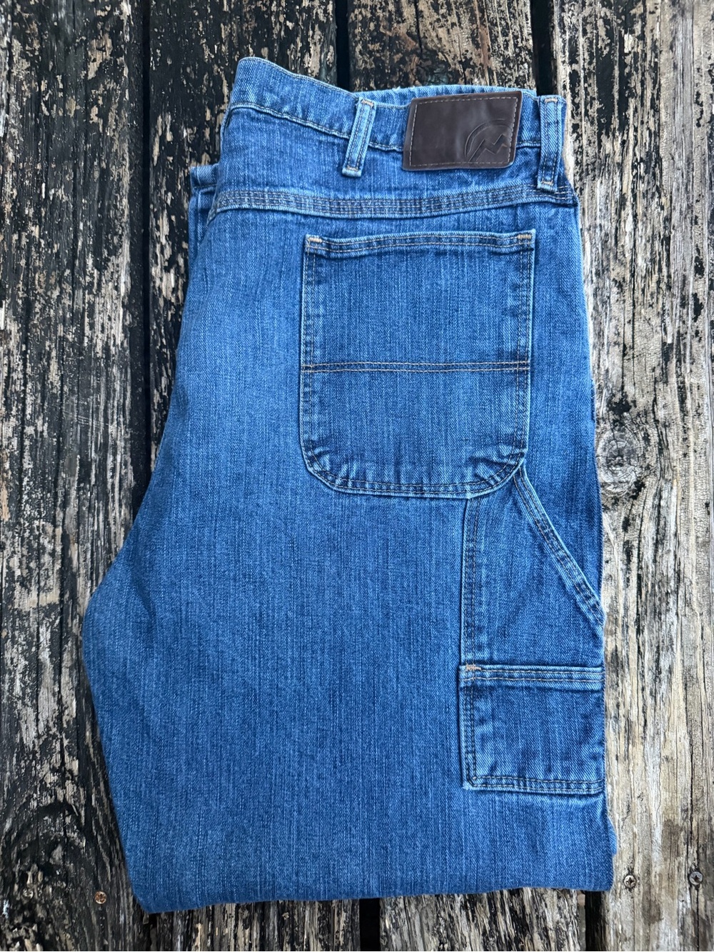 Magellan Outdoors Men’s Size 38 X 30 Relaxed Fit Blue Denim Carpenter Jeans F7
